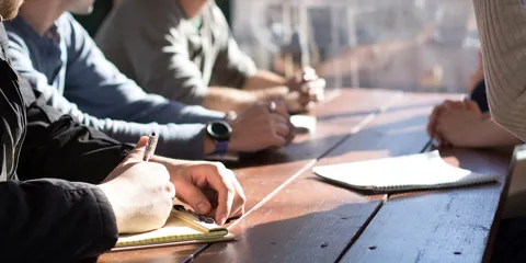 Das agile Paradoxon: Flexibilität durch Struktur - Teil 1: Eine agile Meetingstruktur